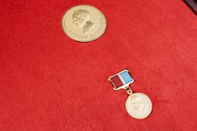 Принять участие могут: художники, музыканты, писатели, дизайнеры и другие творческие люди с ограниченными возможностями здоровья, которые имеют достижения в культуре и искусстве. Фото: пресс-служба Департамента культуры города Москвы