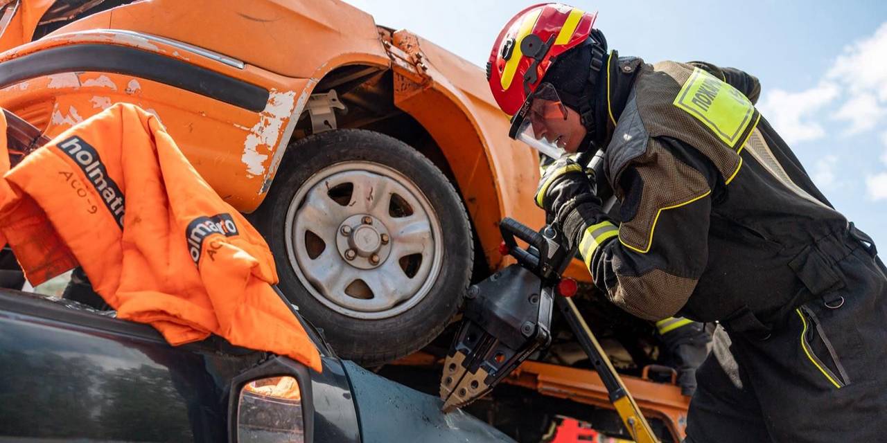 200 победоносных баллов: аварийно-спасательный отряд №6 стал победителем 3-х Московских соревнований по проведению аварийно-спасательных работ при ДТП