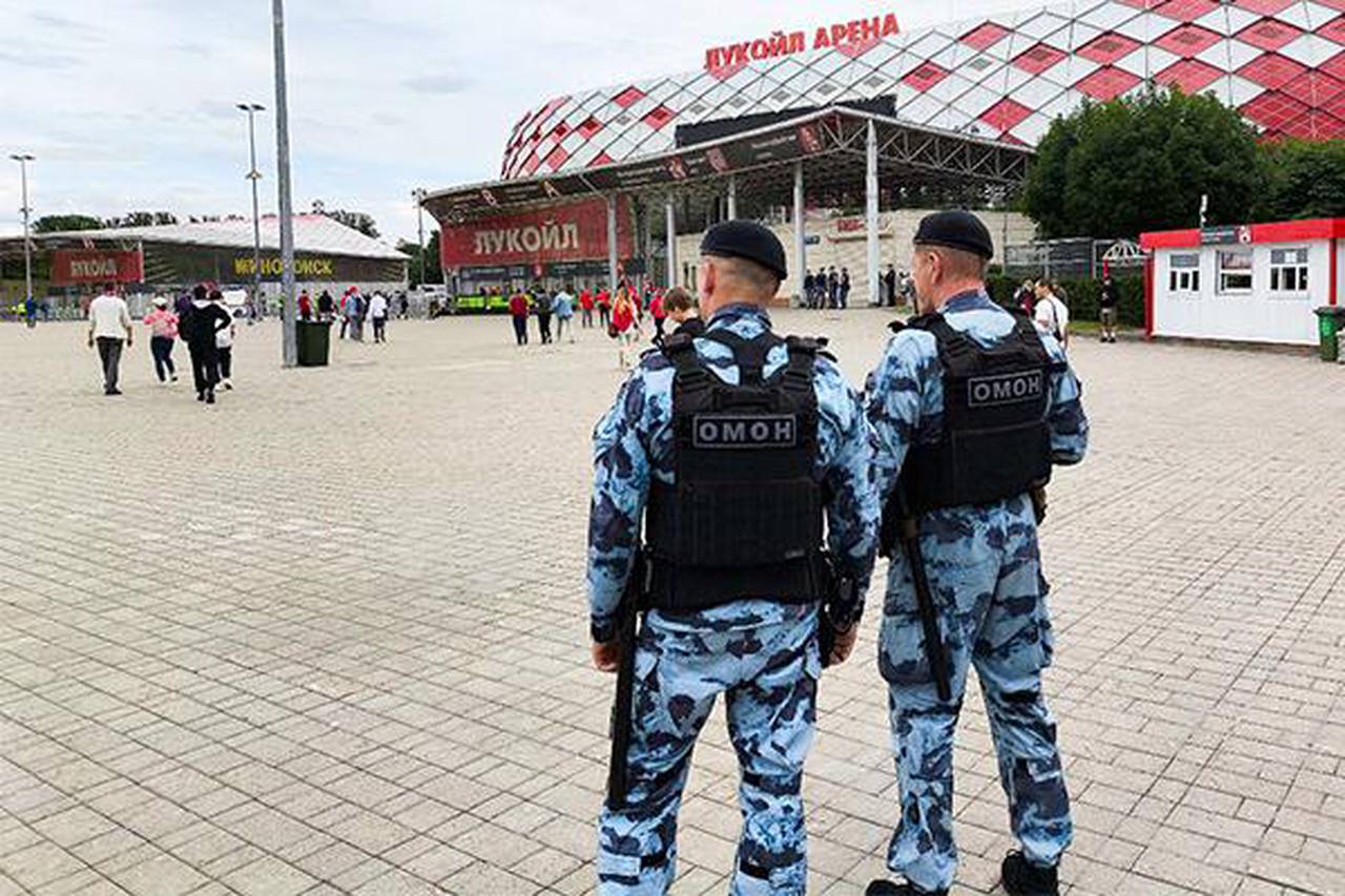 Росгвардейцы обеспечили правопорядок на футбольных матчах в Москве