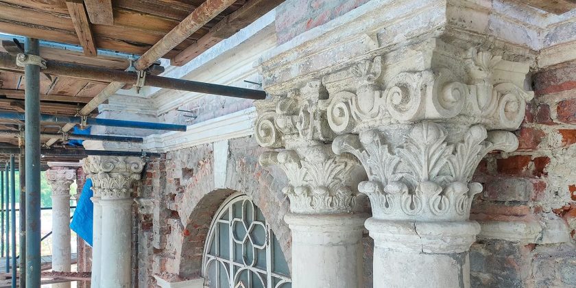 Отметили, что реставрировать храм Живоначальной Троицы начали в 2024 году. Фото: Пресс-служба Департамента культурного наследия города Москвы