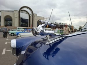 Владельцы редких авто могут самостоятельно представить посетителям свои машины. Фото: Мария Дмитрук, «Вечерняя Москва»