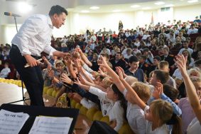Первый концерт прошел в школе №37, его смогли посетить более 500 человек. Фото: пресс-служба Департамента образования и науки города Москвы