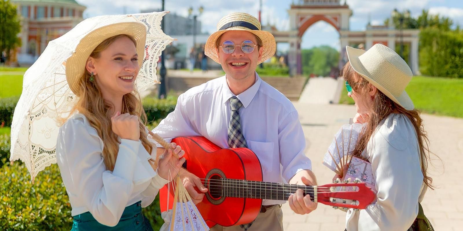 13 сентября с 18:00 до 19:00 в «Царицыне» выступит коллектив Relax Orchestra, который позволит гостям парка совершить виртуальное путешествие в XIX век. Фото: пресс-служба Комитета по туризму города Москвы