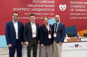 На Национальном конгрессе кардиологов клинику представили врач-кардиолог и кандидат медицинских наук Азамат Баймуканов, а также врач-кардиолог Юлия Вайсман. Фото: Telegram-канал ГКБ имени Валентина Буянова
