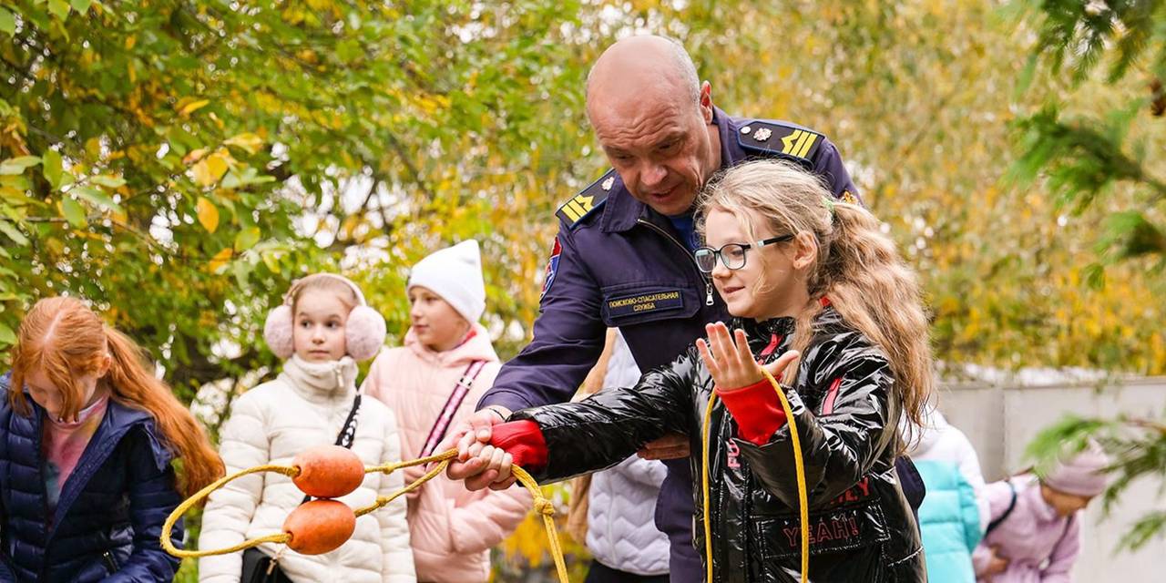 Спасательные службы проводят открытые уроки и экскурсии для столичных школьников
