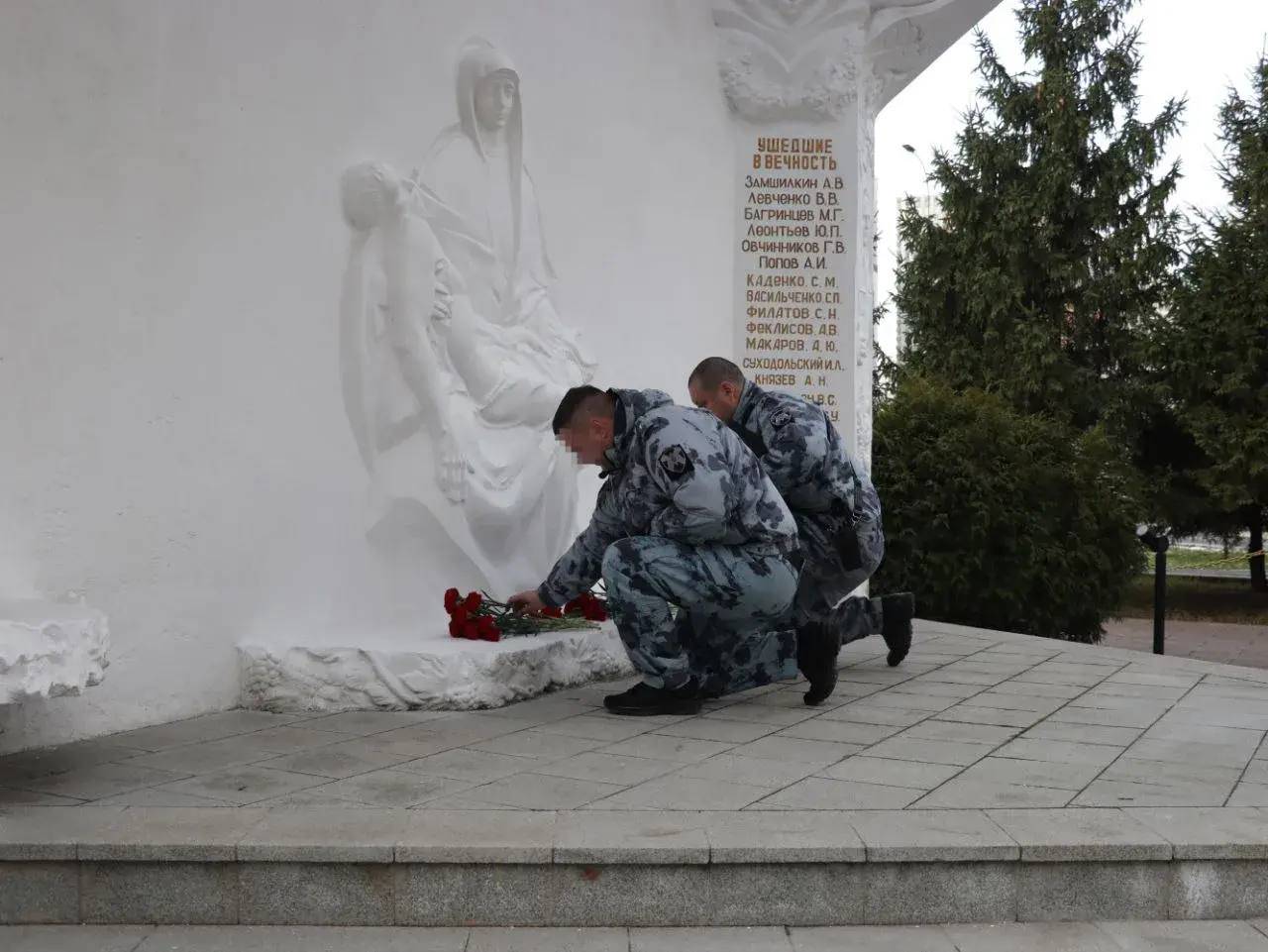 В День ветеранов войск правопорядка сотрудники ОМОН «Авангард» столичного главка Росгвардии почтили память погибших товарищей