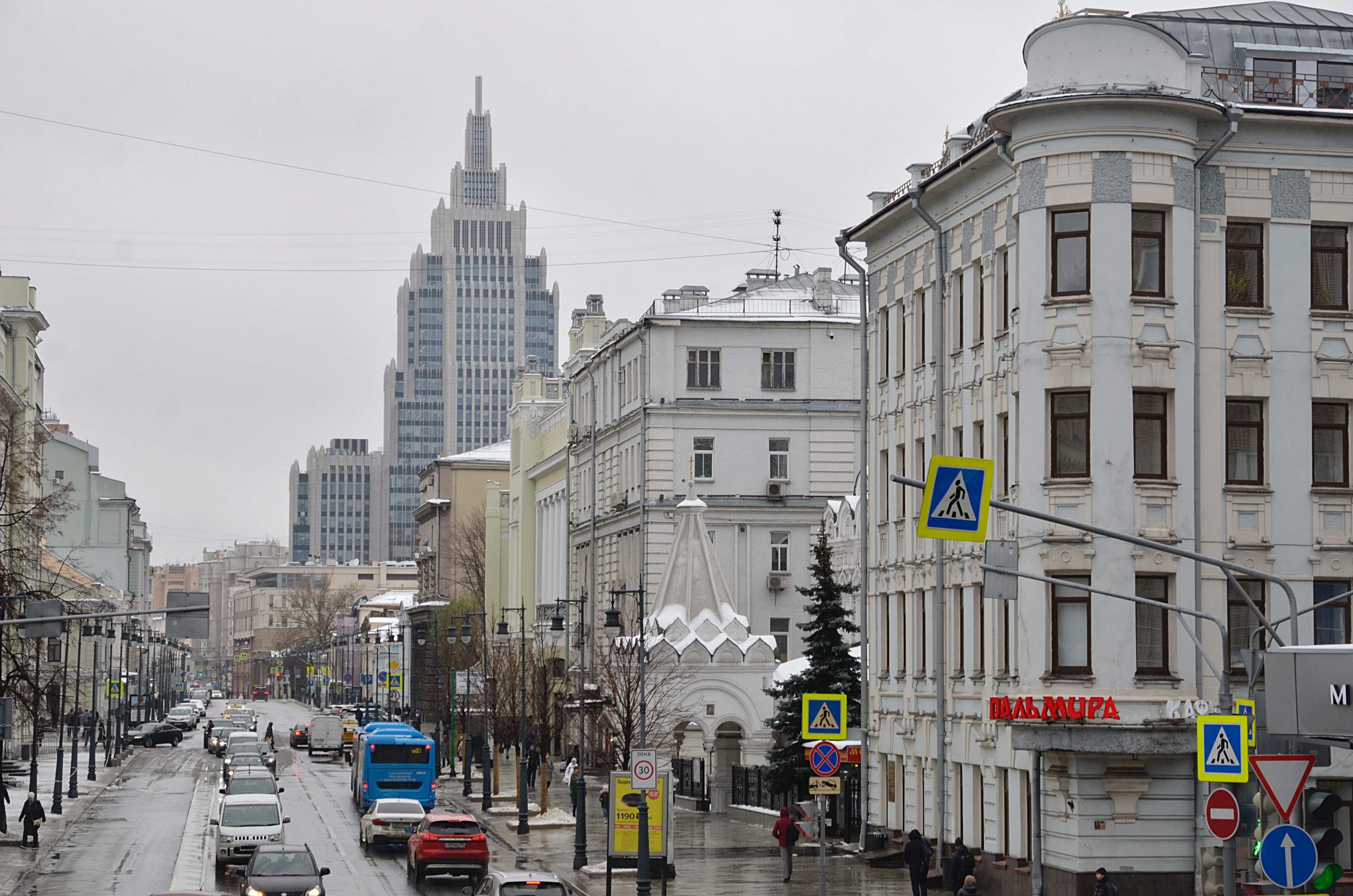 Активная молодежь Гагаринского района доставила в зону СВО более 10 тонн грузов. Фото: Анна Быкова, «Вечерняя Москва»