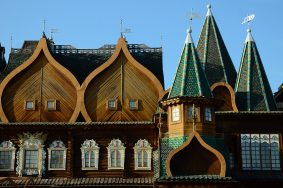 В завершение познавательной встречи об художественном искусстве гостям паркового комплекса предложат совершить осмотр выставки «Тайна идущего времени». Фото: Анна Быкова, «Вечерняя Москва» 