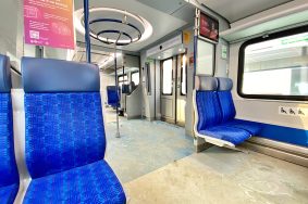 Представители Дептранса города Москвы также посоветовали горожанам внимательно относиться к информации на специальных табло, которые помогут найти нужный железнодорожный путь даже при изменении. Фото: Анна Быкова, «Вечерняя Москва»