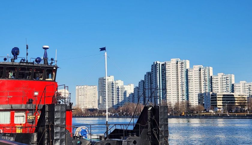 Самым активным участникам дискуссий сотрудники Московского транспорта вручат памятные подарки.  Фото: Алина Моисеенко, «Вечерняя Москва»