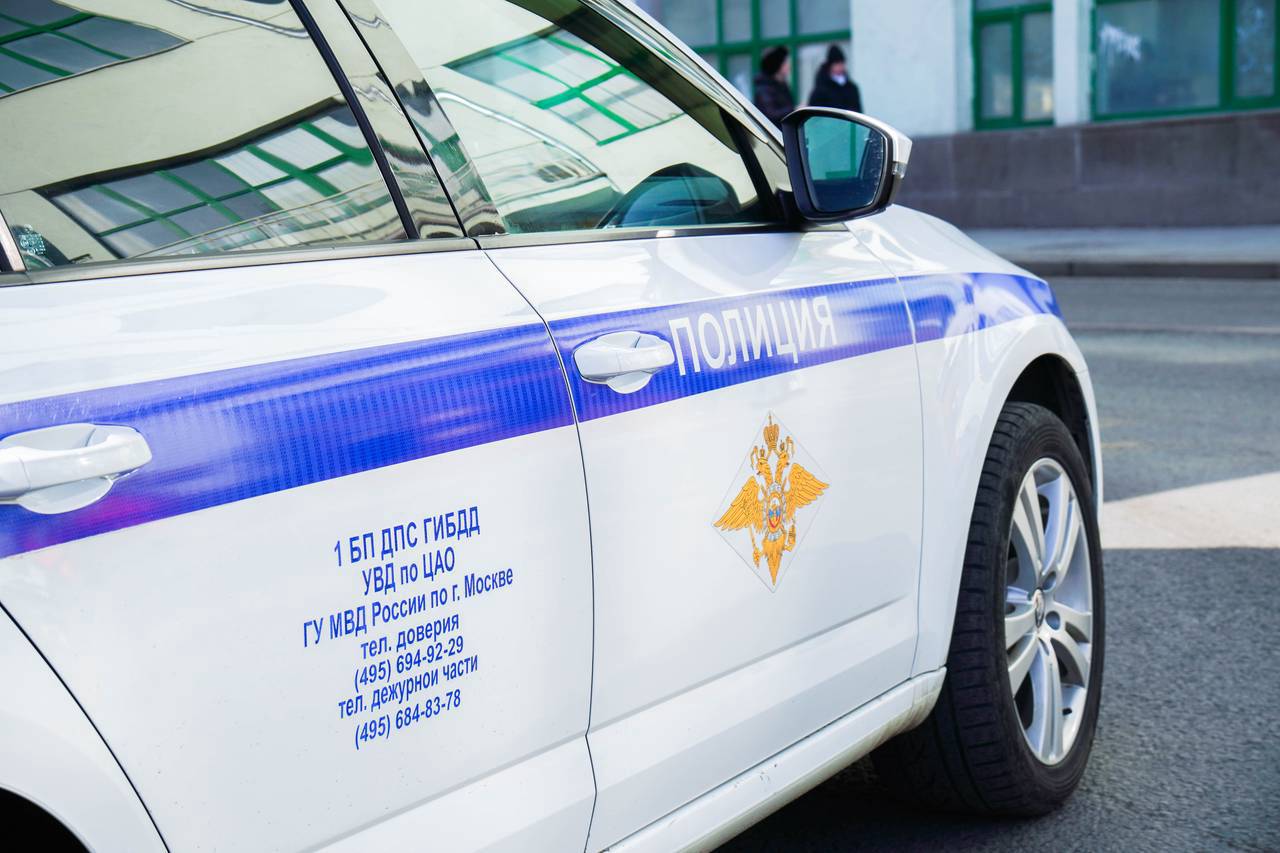 Столичные полицейские задержали соучастника телефонных мошенников, обманувших двух жителей столицы