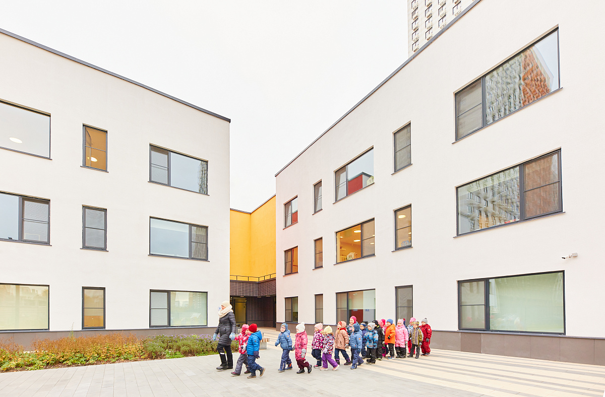 На участках возведут свыше 381 тысячи квадратных метров жилья, в том числе для программы реновации, детские сады, рассчитанные на 850 детей, крытый каток и другие социальные и общественно-бытовые объекты. Фото: медиабанк «Мосфото»