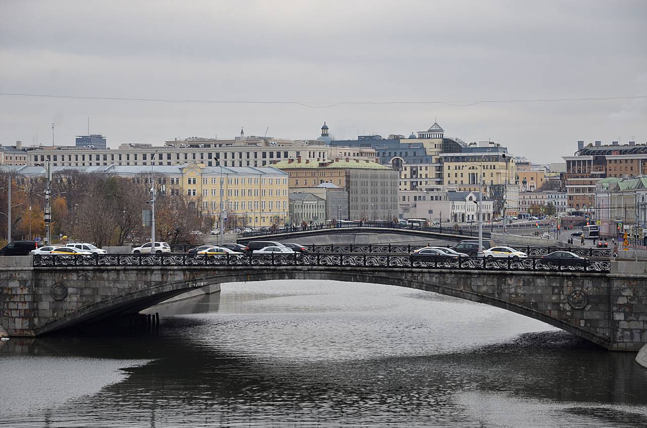 За основу будущих проектов взяты лучшие идеи, выработанные на межвузовском хакатоне «Театр. AI. Человек», который ГИТИС провел в прошлом году. Фото: Анна Быкова, «Вечерняя Москва»