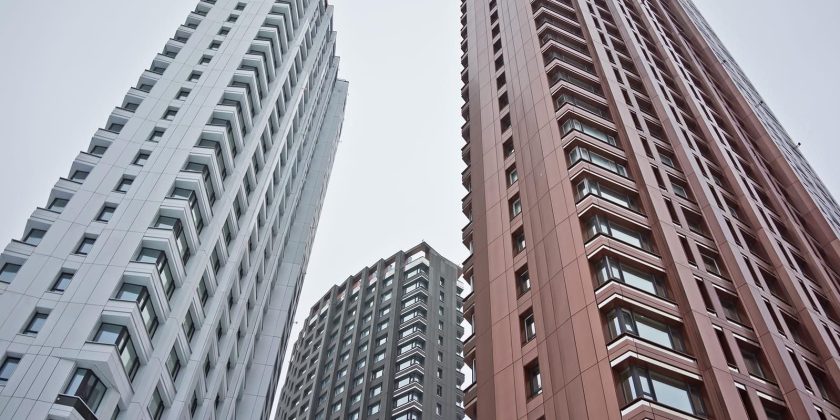 Председатель Мосгосстройнадзора отметил, что всего готовый к эксплуатации жилой комплекс на Нагатинской набережной имеет пять корпусов. Фото: сайт мэра Москвы