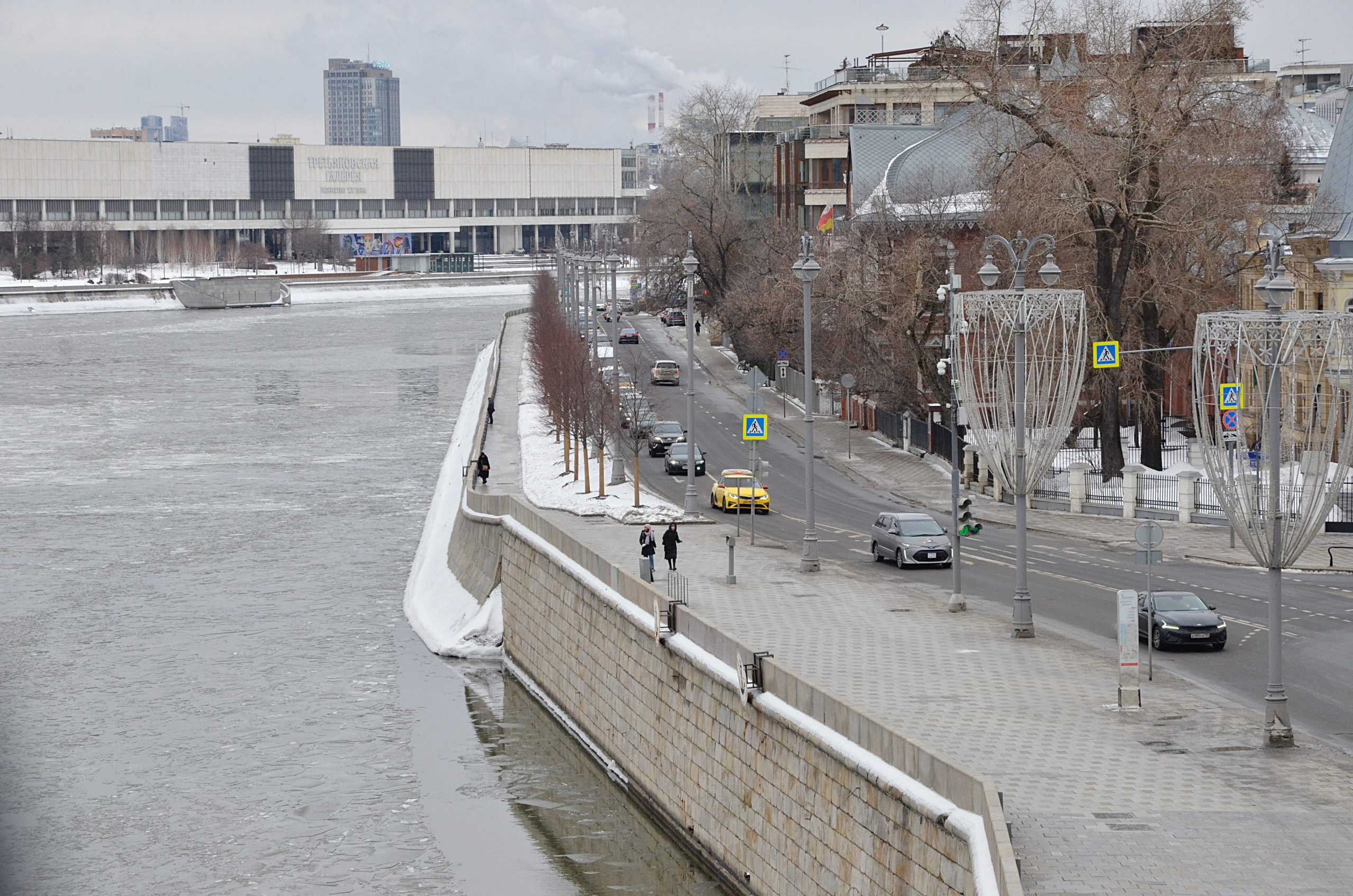 В 2025 году волонтеры ЮВАО передали в зону СВО более 20 тонн гуманитарных грузов