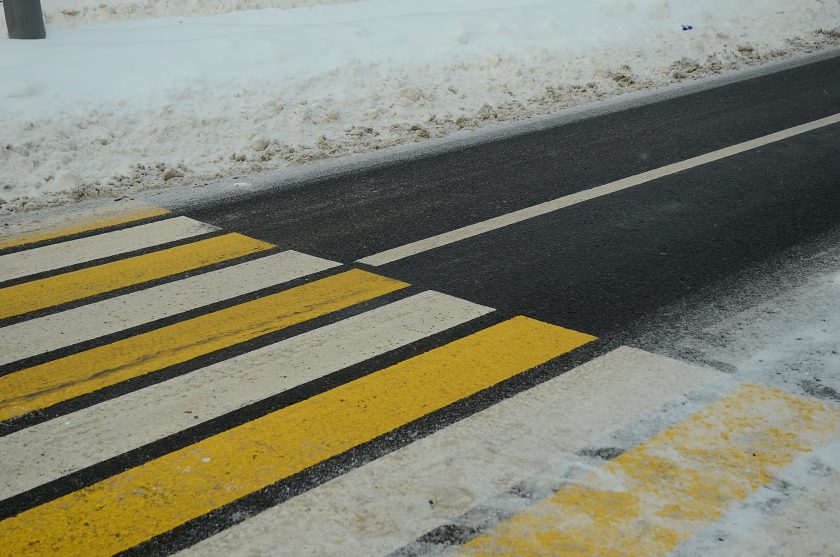 Специалисты столичных служб в рамках благоустройства пешеходных зон реализовали проект прокладки более комфортного пути до ближайшего детского сада жителям района Чертаново Южное. Фото: Анна Быкова, «Вечерняя Москва»