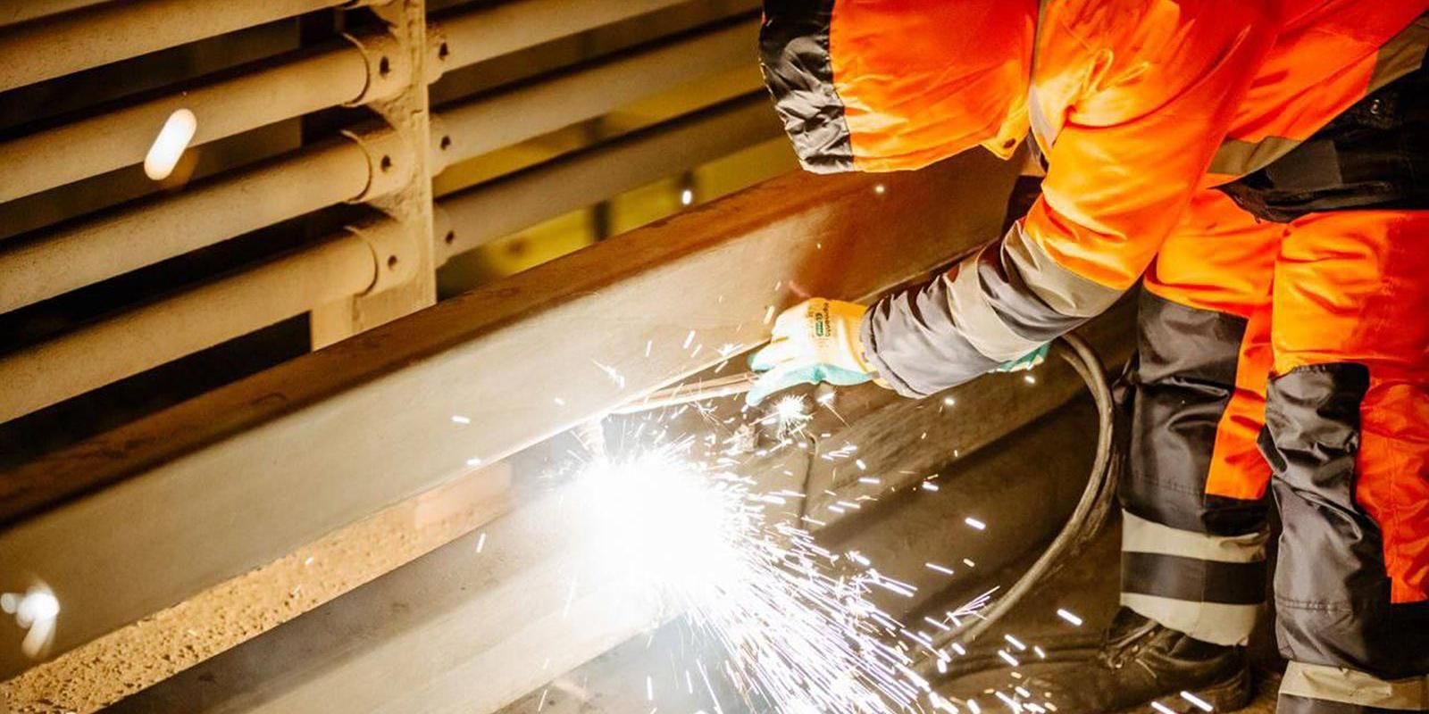 За 2025 год специалистам КГХ Москвы удалось отремонтировать 27 миллионов квадратных метров дорожного полотна. Фото: пресс-служба Комплекса городского хозяйства Москвы