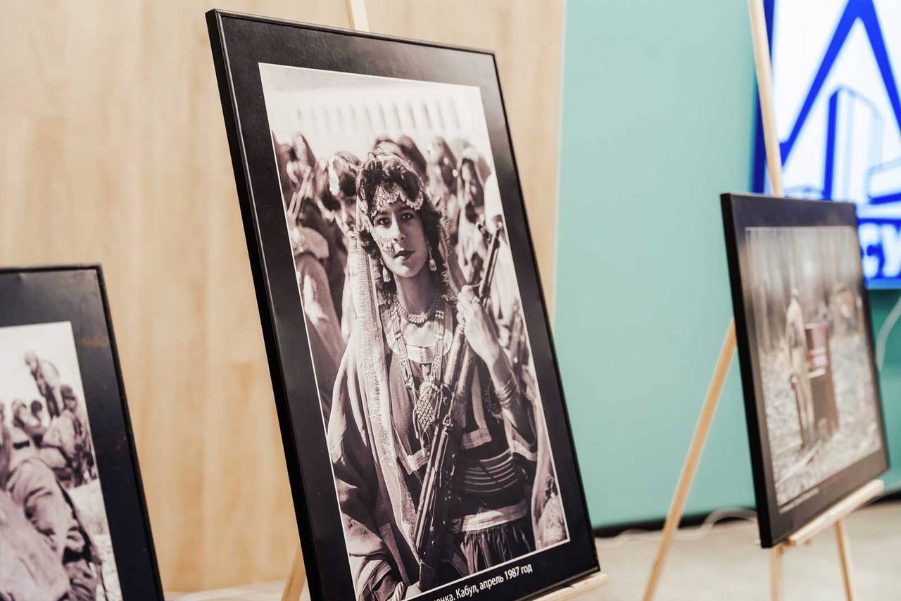 В 16:00 можно посетить фотовыставку, автором которой стал ветеран боевых действий Виктор Хабаров. Фото: пресс-служба Комитета общественных связей и молодежной политики города Москвы