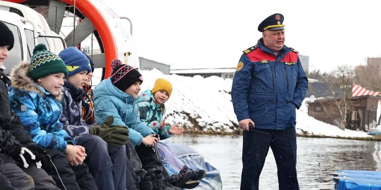 К 126-летию Василия Ивановича Чуйкова московские спасатели на воде поделились историями спасения