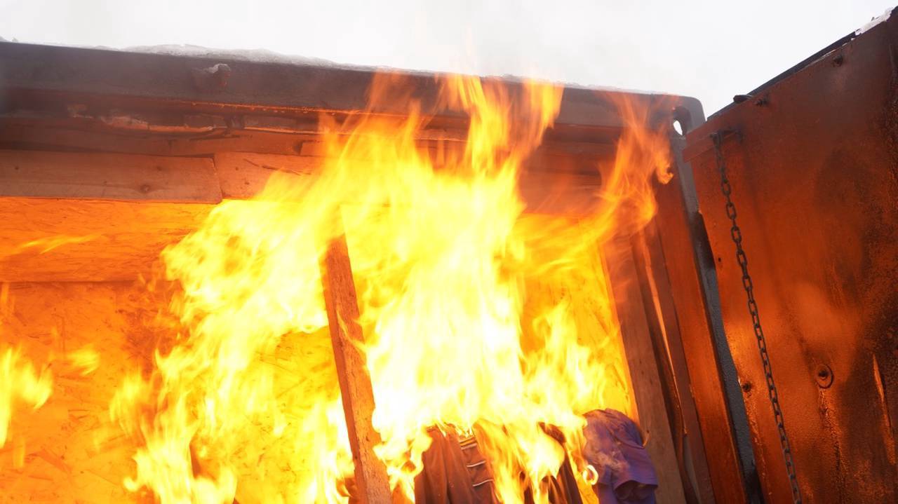 Школьники узнали, как спасатели борются с самой горячей стихией – огнем