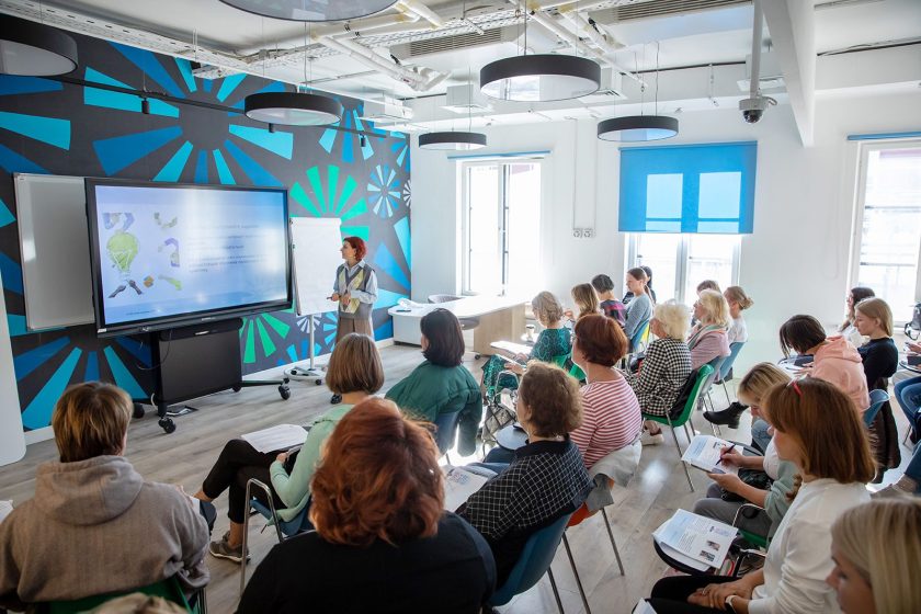 Для посетителей городских служб занятости подготовят встречи для проверки личностных и профессиональных компетенций, изучения эффективных карьерных инструментов, а также повышения своей конкурентоспособности на рынке труда. Фото: пресс-служба Департамента труда и социальной защиты населения города Москвы