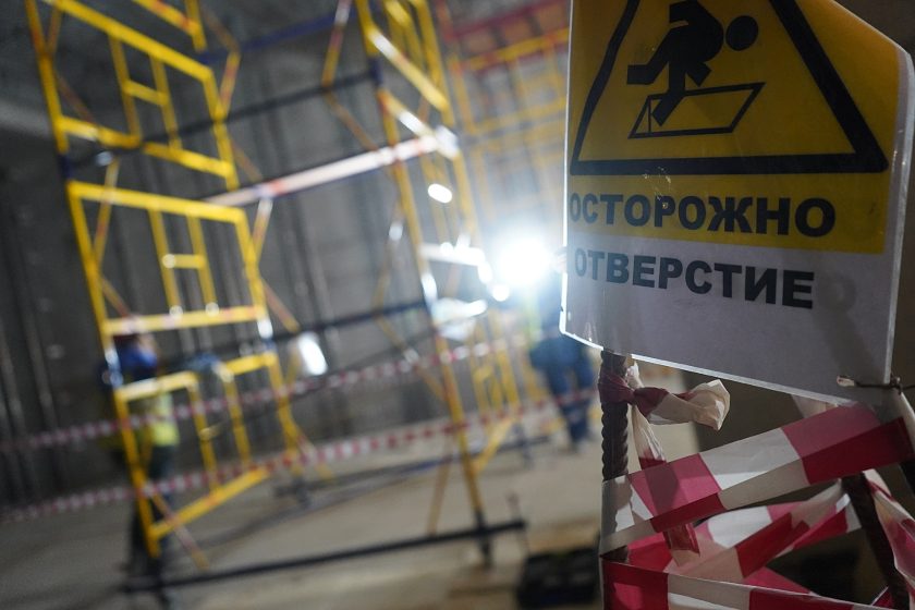 Заммэра подчеркнул, что такие технологии активно используются рабочими на четырех платформах новой ветки подземки левого и правого перегонных тоннелей между станциями «Остров Мечты» и «Кленовый бульвар», реализация которых идет на данный момент. Фото: Анна Быкова, «Вечерняя Москва»