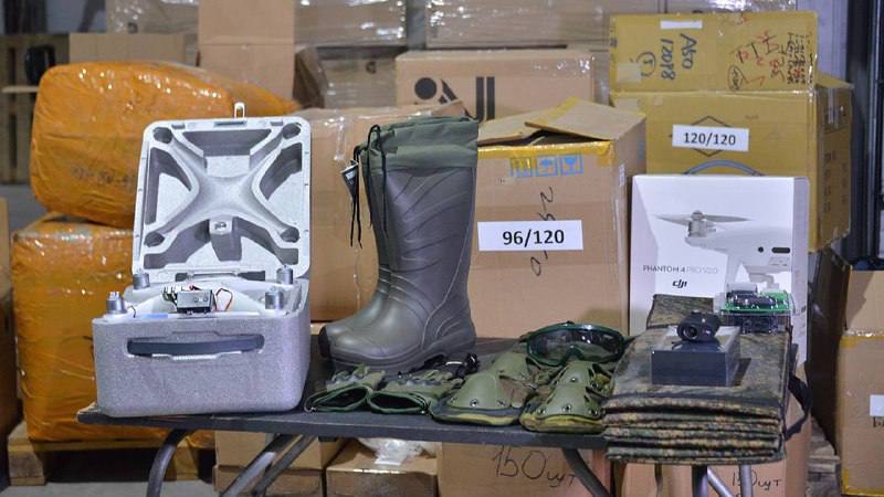 Более 35 тонн гумпомощи передало бойцам СВО движение «Своих не бросаем» в 2025 году. Фото: Анна Малакмадзе, «Вечерняя Москва»