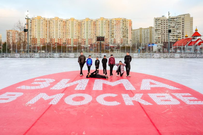 За 2025 год специалисты города обустроили 11 новых многофункциональных площадок на месте устаревших спортивных районных объектов. Фото: пресс-служба комплекса городского хозяйства Москвы